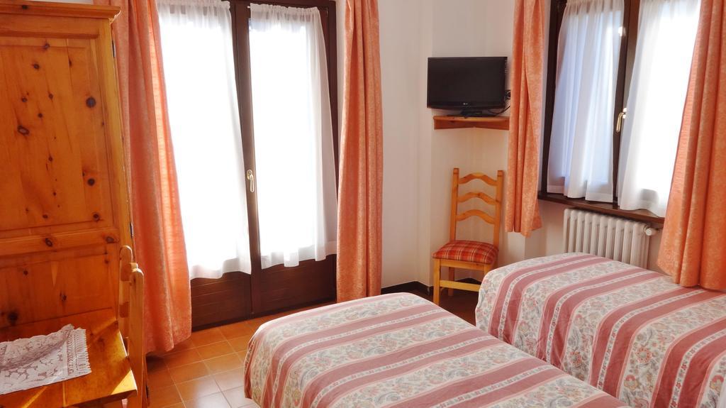 Hotel Piccolo Mondo بورمْيو المظهر الخارجي الصورة