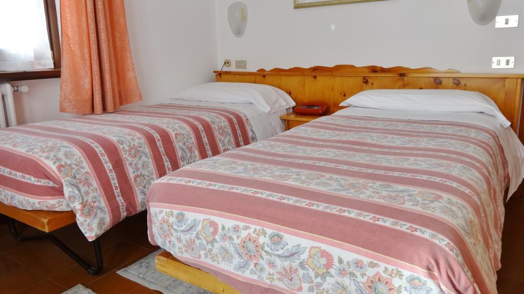 Hotel Piccolo Mondo بورمْيو المظهر الخارجي الصورة