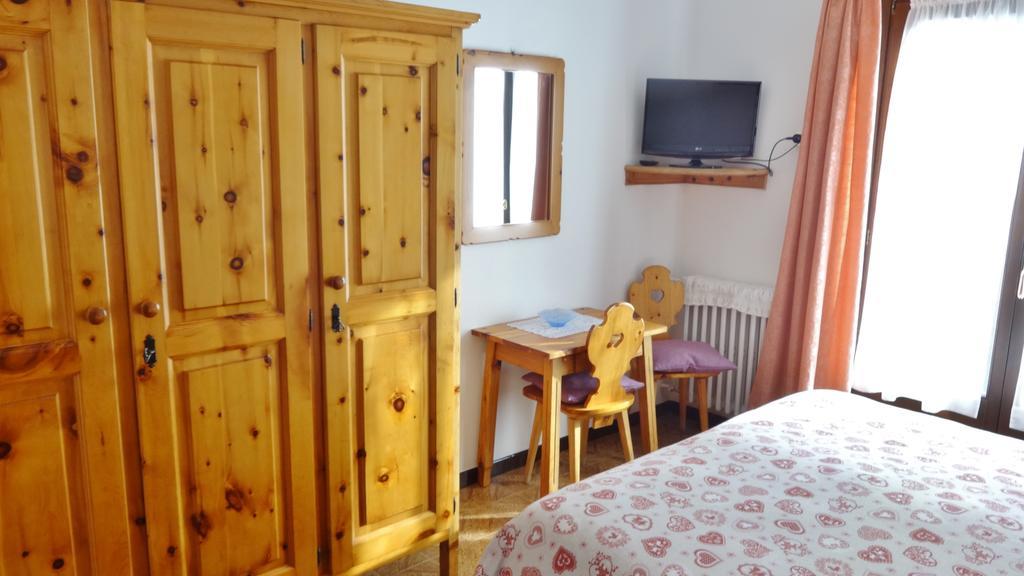 Hotel Piccolo Mondo بورمْيو المظهر الخارجي الصورة