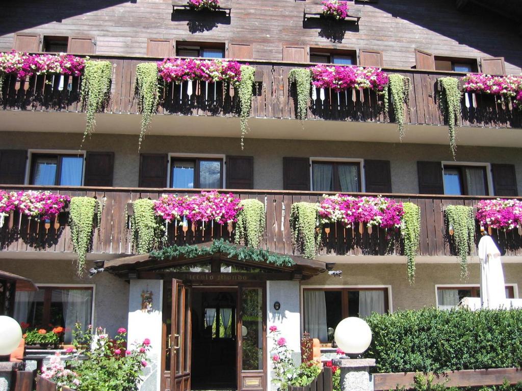 Hotel Piccolo Mondo بورمْيو المظهر الخارجي الصورة