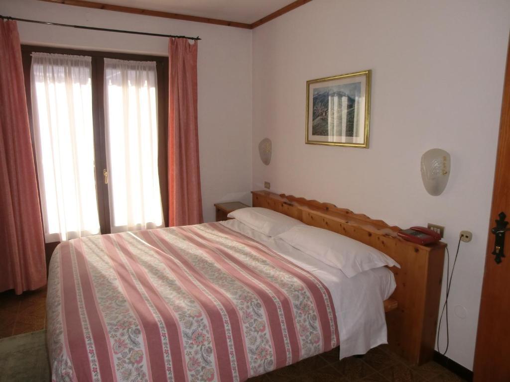Hotel Piccolo Mondo بورمْيو الغرفة الصورة