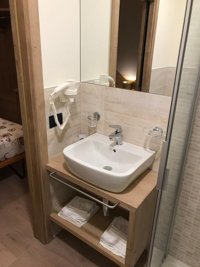 Hotel Piccolo Mondo بورمْيو المظهر الخارجي الصورة