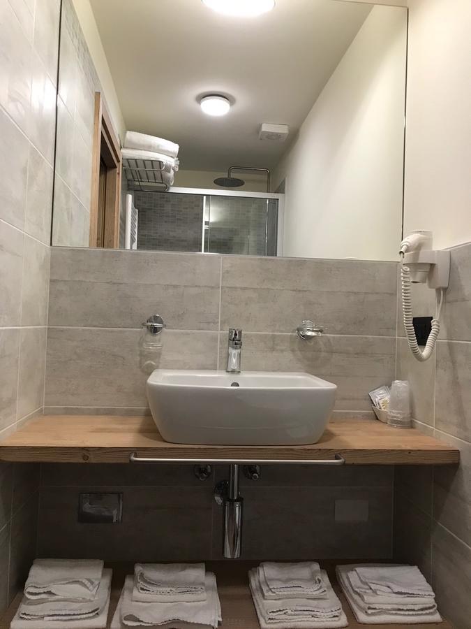 Hotel Piccolo Mondo بورمْيو المظهر الخارجي الصورة