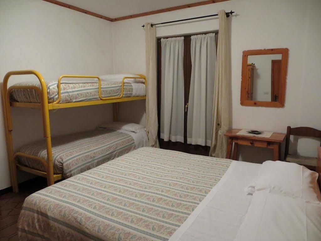 Hotel Piccolo Mondo بورمْيو المظهر الخارجي الصورة